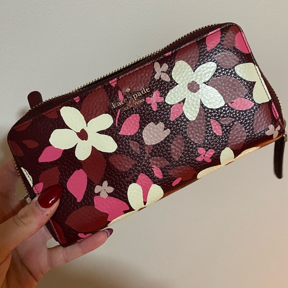 Kate Spade Burgundy and Pink Floral Wallet - Picture 4 of 4